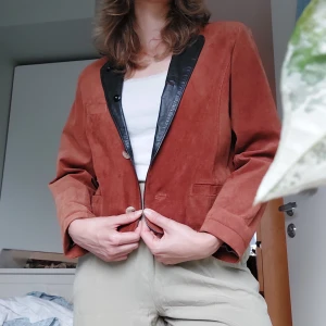 Suede jacka - En jättefin vintage suedejacka som tyvärr inte används längre