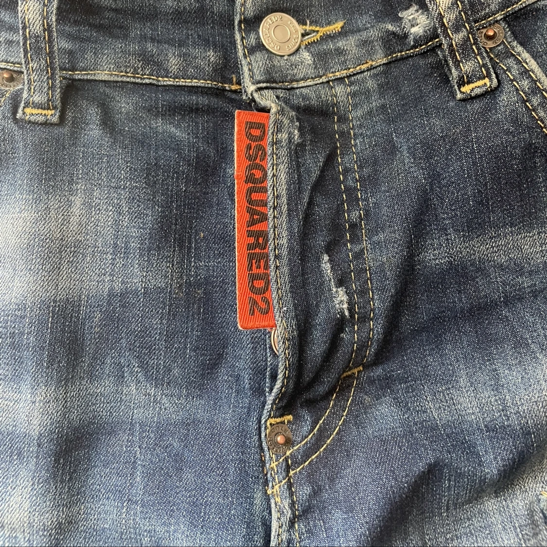 dsquared2 jeans säljes  - 91