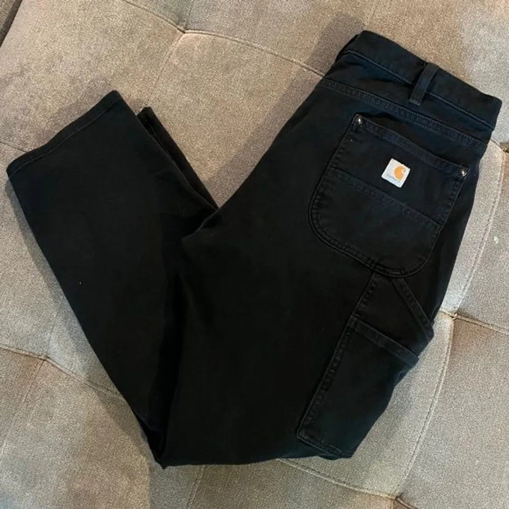 carhartt jeans i storlek 32 x 32, egna bilder privat. Jeans & Byxor.