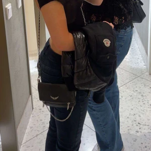 Zadig Voltaire   - Sååå fin Zadig väska,såklart äkta. Kommer tyvärr inte till användning längre. Kontakta mig vid fler bilder eller vid intresse. Kan mötas upp i Stockholm!💕