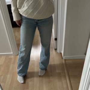 Säljer denna Levis ribcage jeans i storlek 25! Superfina och bra skick 