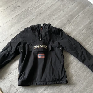 Napapijri Jacka - Skit fet vinterjacka som är otroligt skön på insidan!  I väldigt bra cond 