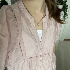 Söt blus  - Söt blus i bra skick. 