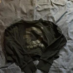 Dirtcült  - 1 Dirtcült hoodie som aldrig används