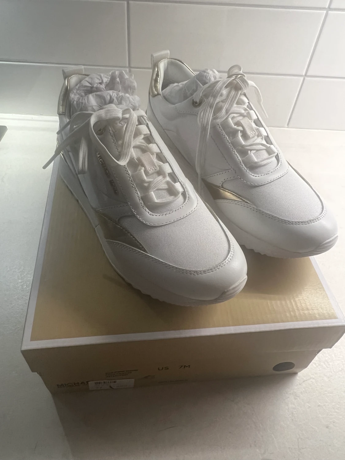 Michael Kors Sneakers - 90