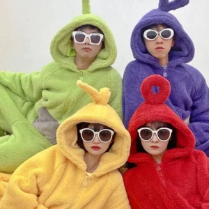 Teletubbies pyjamas - En mjuk, lurvig teletubbies pyjamas. Oöppnad och ej använd.