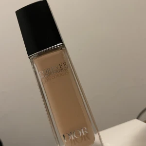 Dior Forever Skin Correct 2N - Helt ny concealer, endast testat med en prick varav det upptäcktes att den var för ljus! Köpt för 430 på kicks