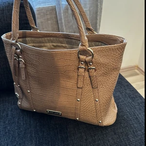 Väska - Paris Hilton väska