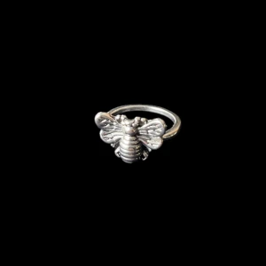 Bee ring  - Superfin ring🥰