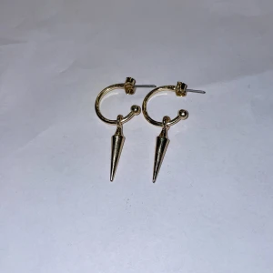 Guld öronhängrn  -  Stockholm stil örhängen i guld 