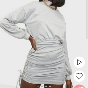 Klännkng - Klänning i sweatshirttyg från Nelly Ej använd Storlek S