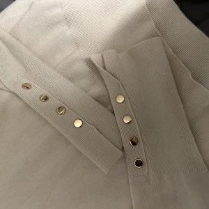 Zara tröja - superfin tröja från zara med detaljer. Storlek S, 120kr kan tänka mig gå ner till 100 vid snabb affär 