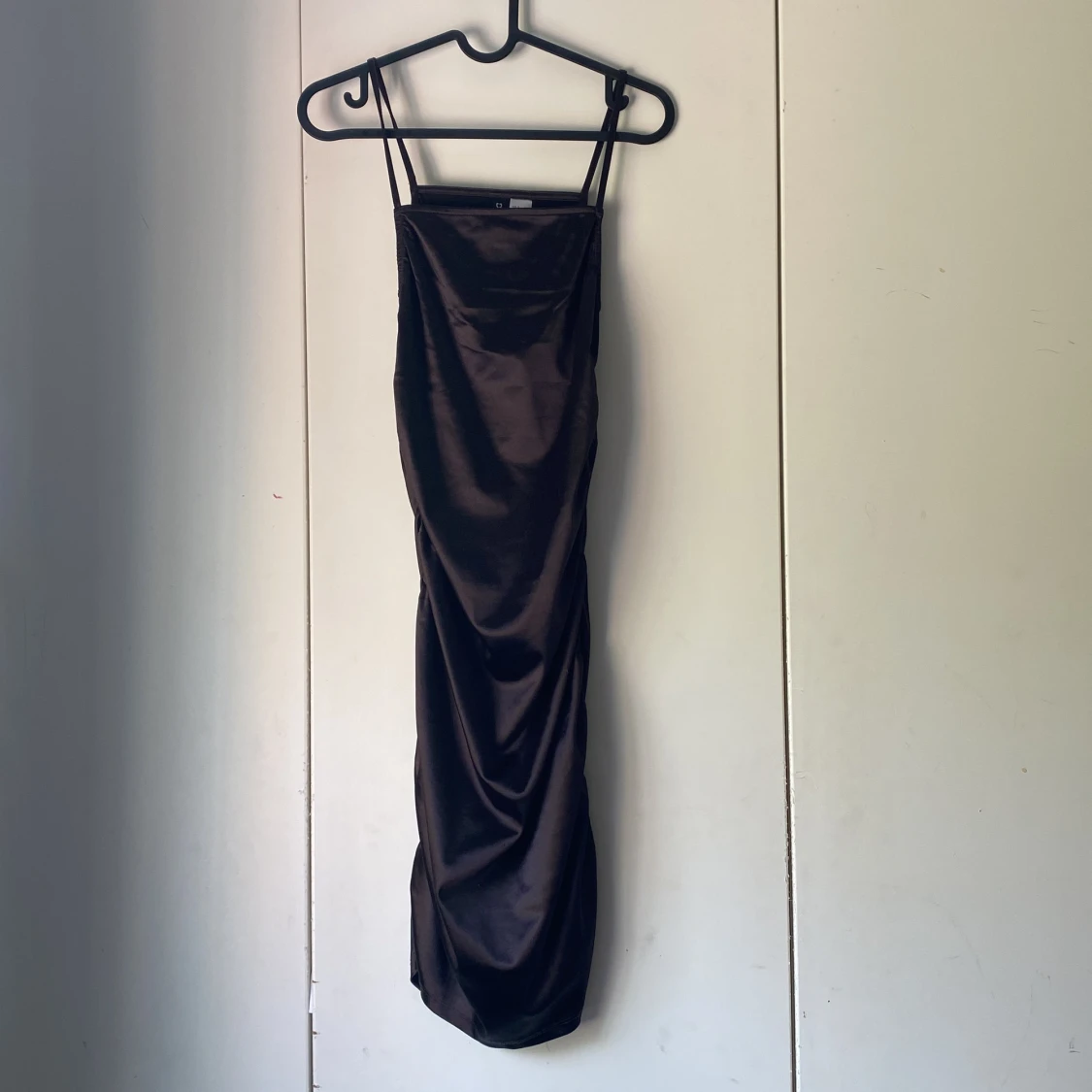 Mörk brun klänning