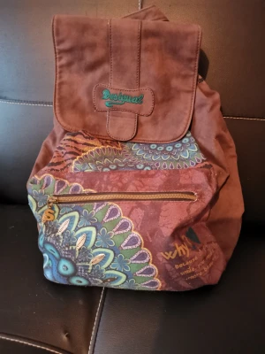 Ryggsäck Desigual  - Ryggsäck från Desigual i mycket gott skick. 