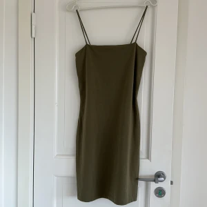 Klänning  - Klänning från Gina Tricot, knappt använd. 