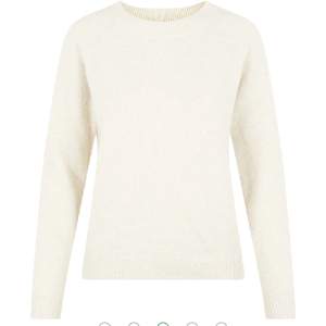 Säljer min stickade tröja från vero Moda! Köpte för 250 säljer för 100kr! Kan skicka fler bilder privat.💕🤗
