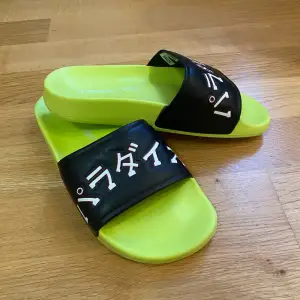 ORIGINAL Axel Arigato sandaler köpta i pop-up butik, Malmö. HELT OANVÄNDA! 🌟Strl: 36