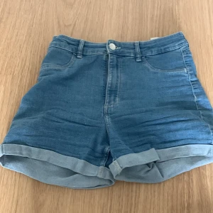 Jeans shorts  - Typ inte använda💕 bra skick💗