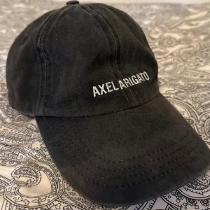 Axel Arigato keps - Nypris: 699kr. Används inte längre men är i bra skick.