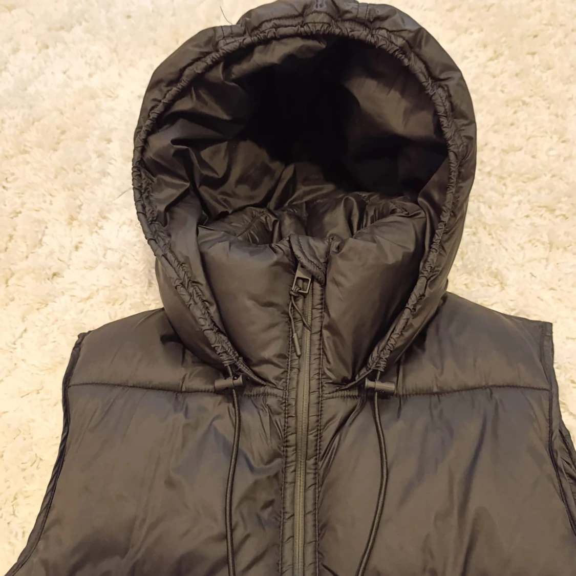 Svart dunväst från Zara - 4