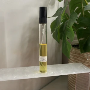 5ml‼️Essnce carashmellow - En halv 10ml flaska så 5ml kvar ‼️🌟 Essnce carashmellow 