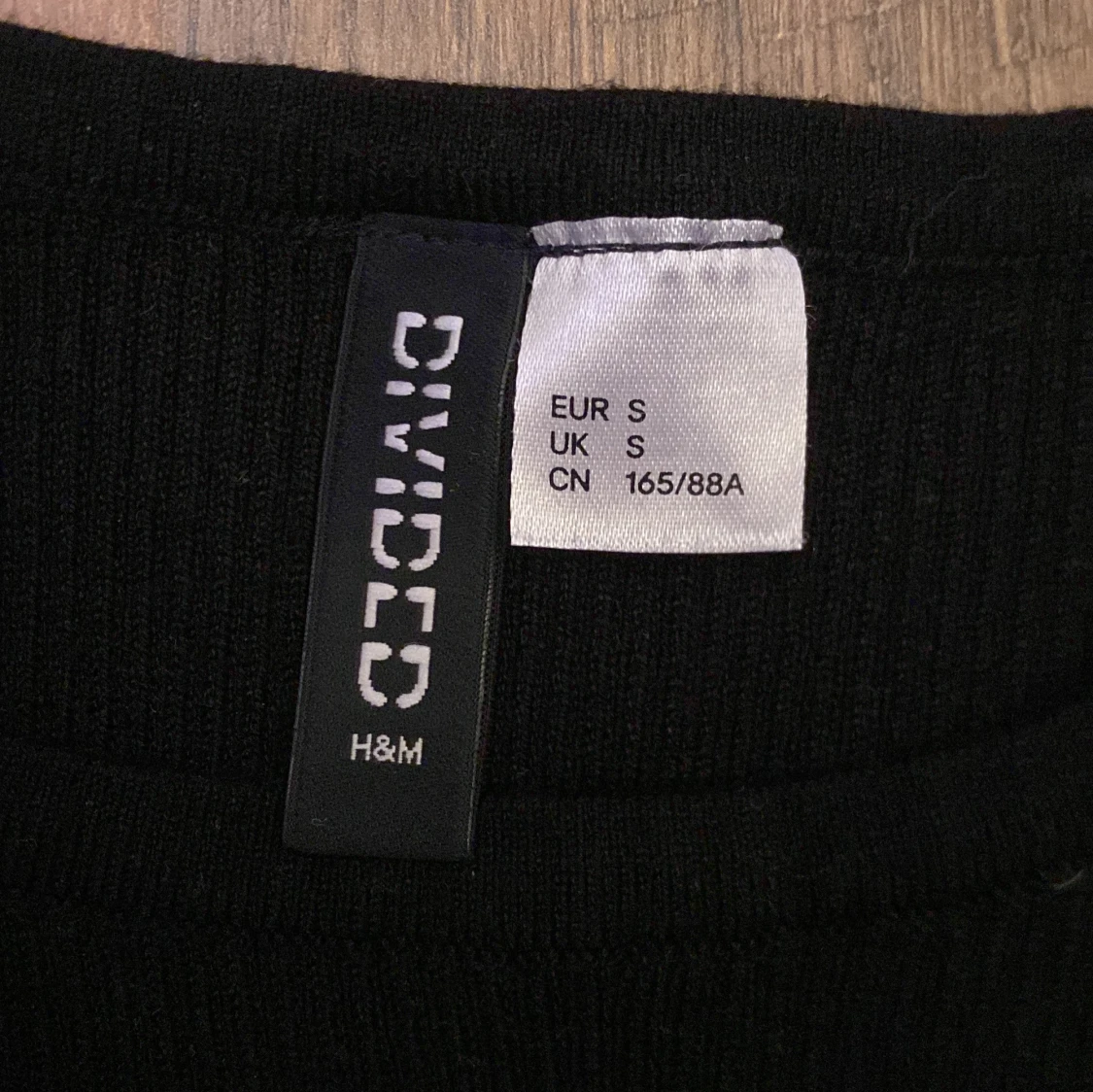 Svart ärmlös topp från H&M Divided - 2