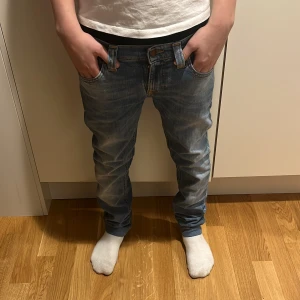 Nudie jeans - Tja säljer dessa feta par nudie jeans, ny pris 1500kr men säljer dom bara för 399kr, bra skick, inga defekter, om du har nån fundering skriv gärna i pm.