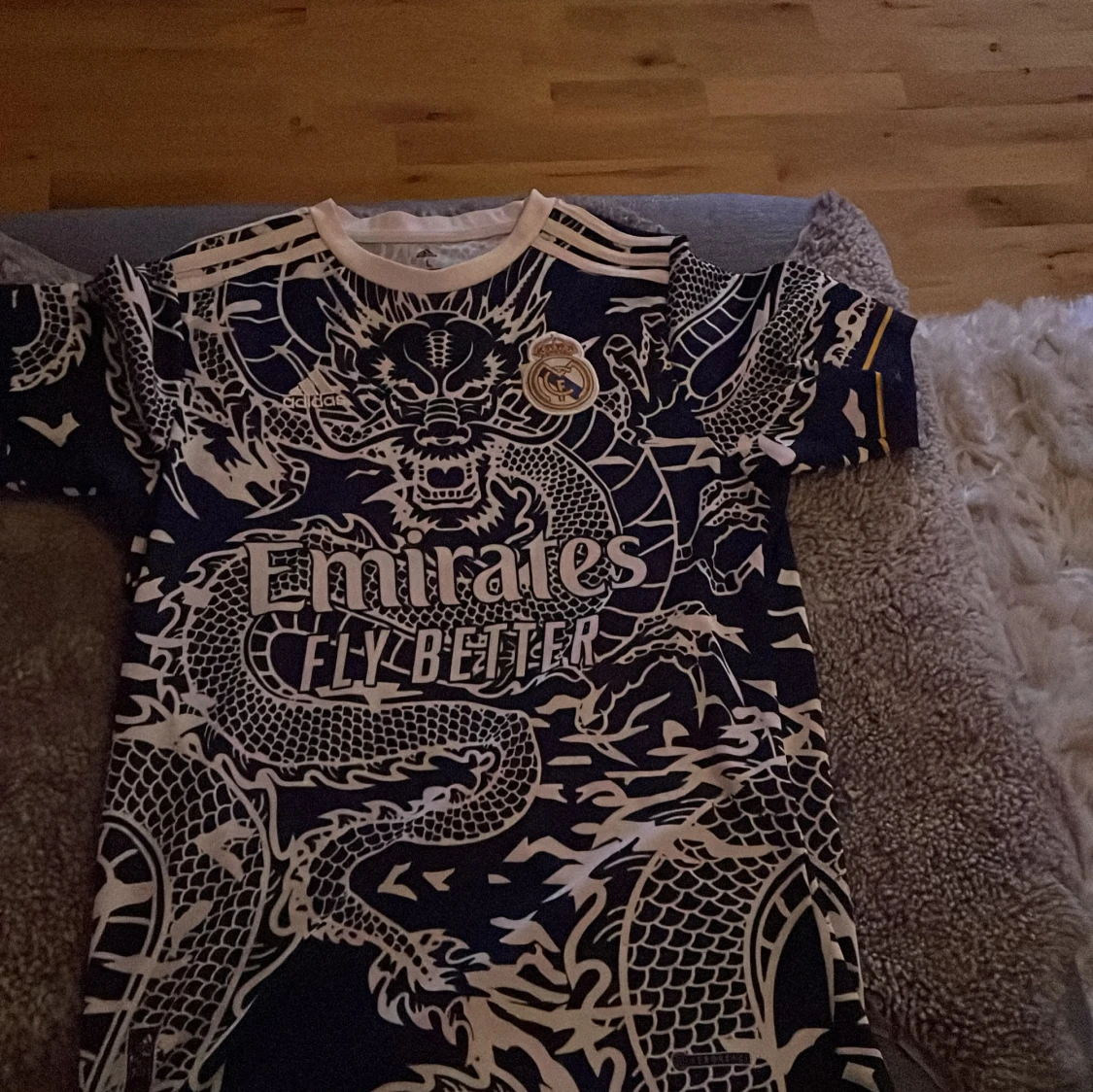 Otroligt snygg real Madrid tröja 