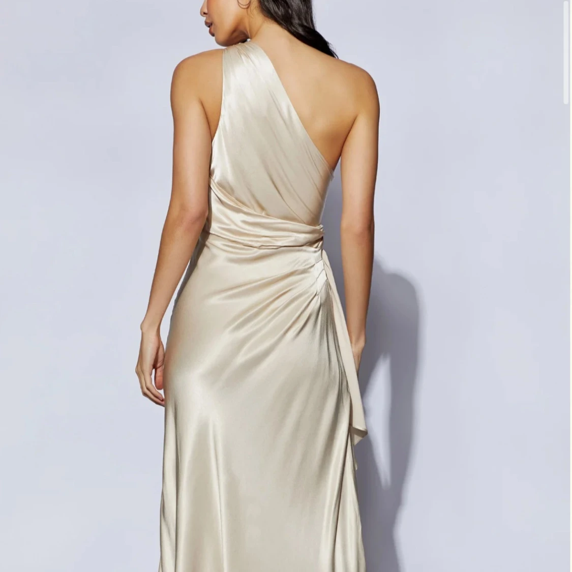 Champagnefärgad balklänning   - 3