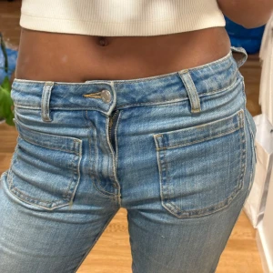 Blå jeans med dragkedja - Snygga blå jeans low/ mid waisted. Säljs inte längre, från Cubus ❤️