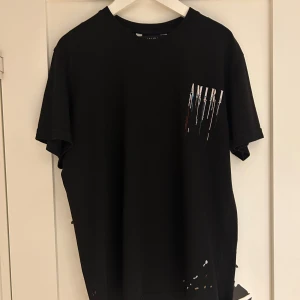 Amiri t shirt  - Som ny, bara legat i garderoben, 1kopia