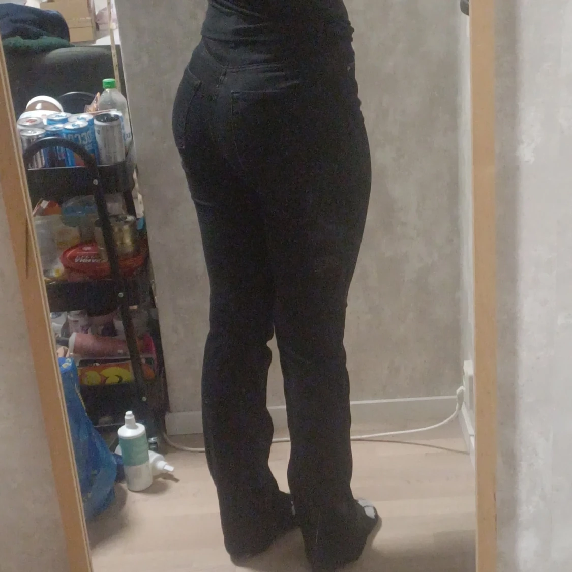 Svarta bootcut jeans - 2