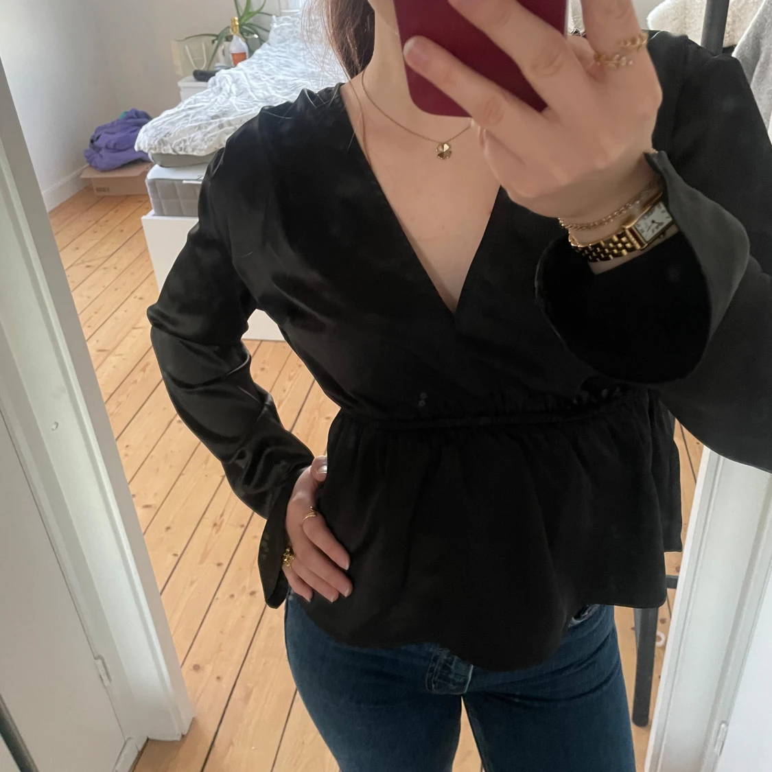 Svart satinblus - 90