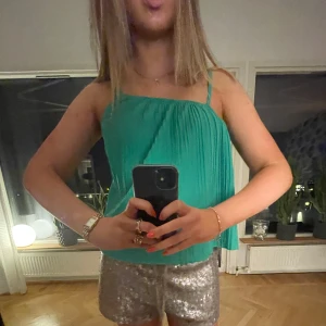 Grön topp - Både somrig och festlig topp, sjukt fin💓😋