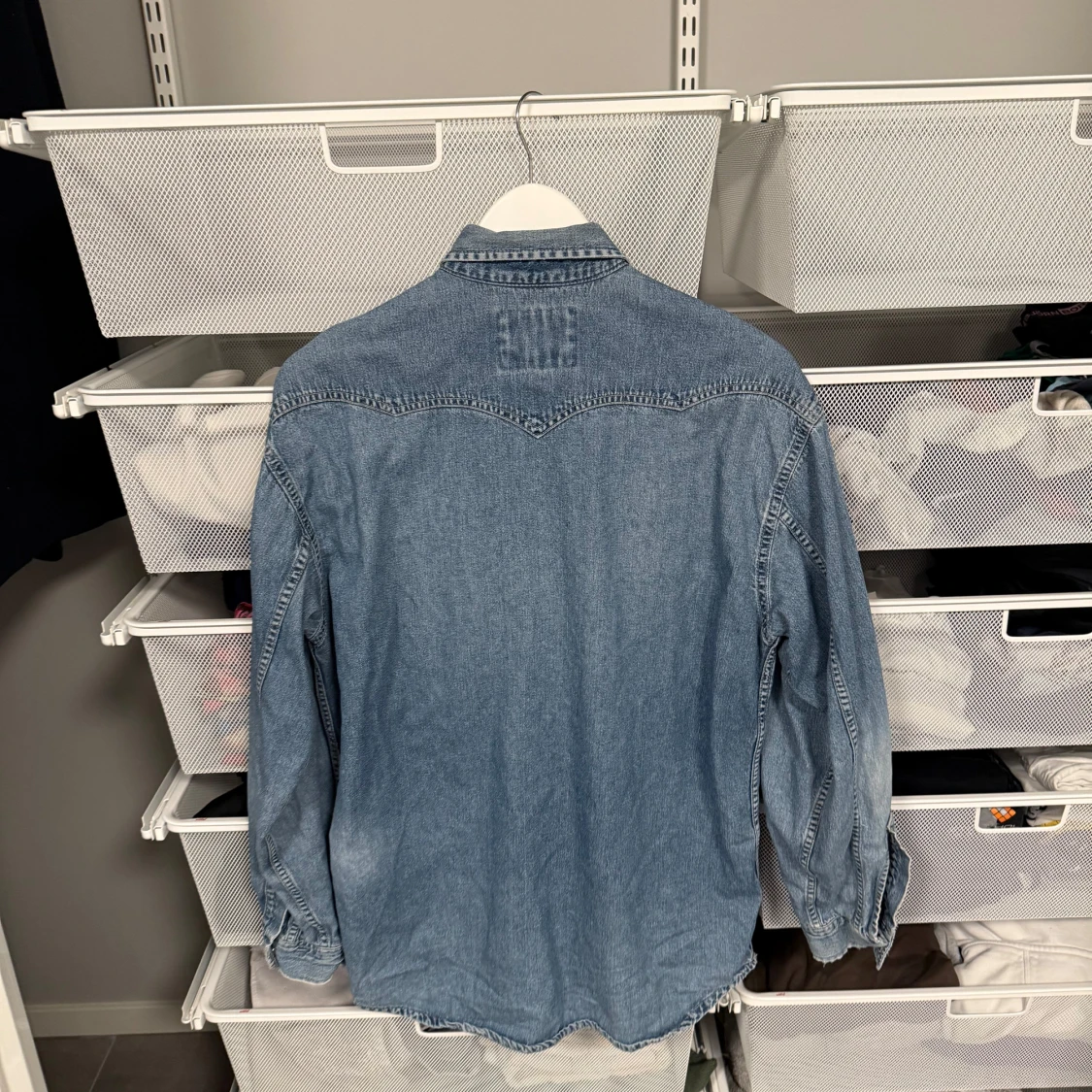 Blå jeansskjorta från Levi's - 90