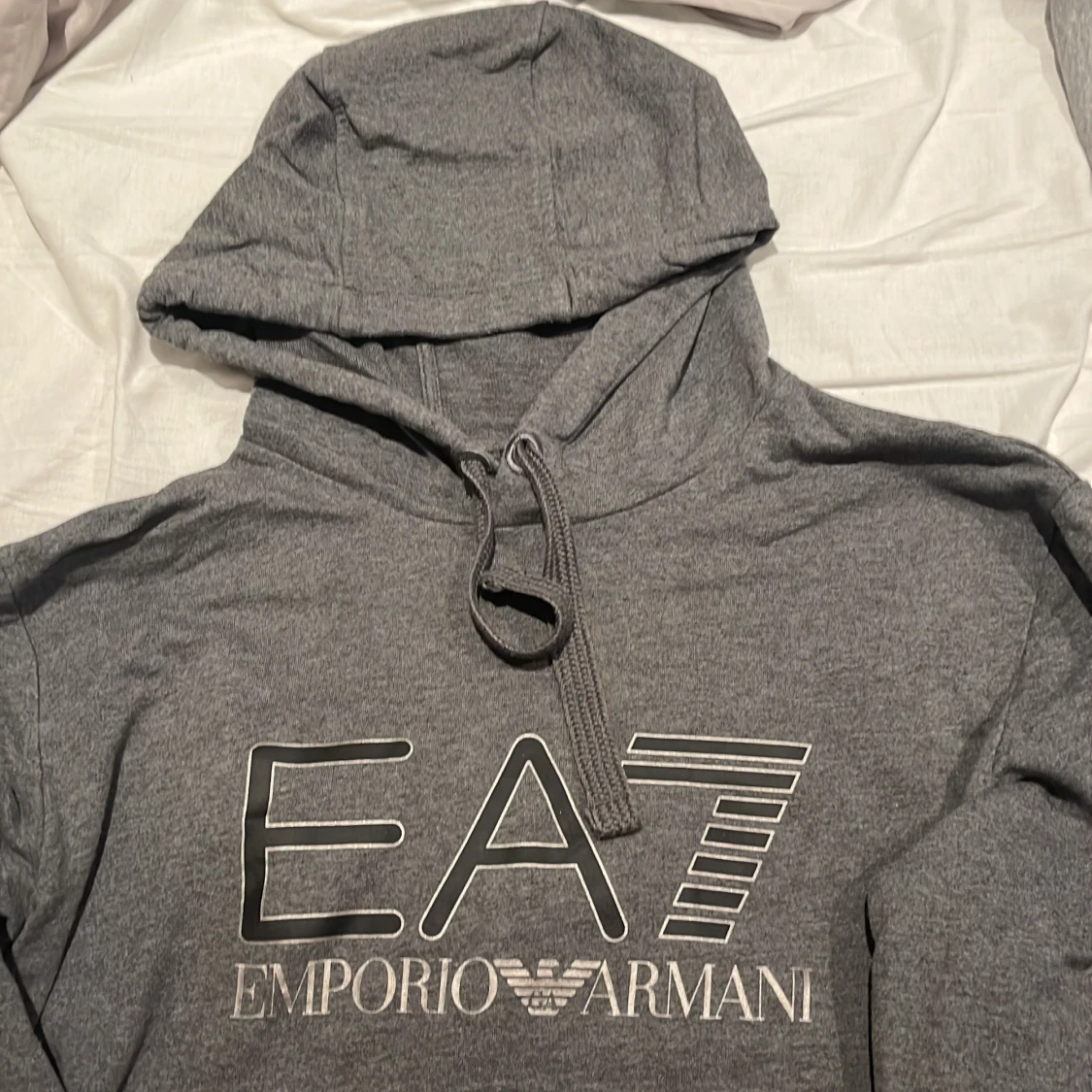 Grå hoodie från Emporio Armani - 90