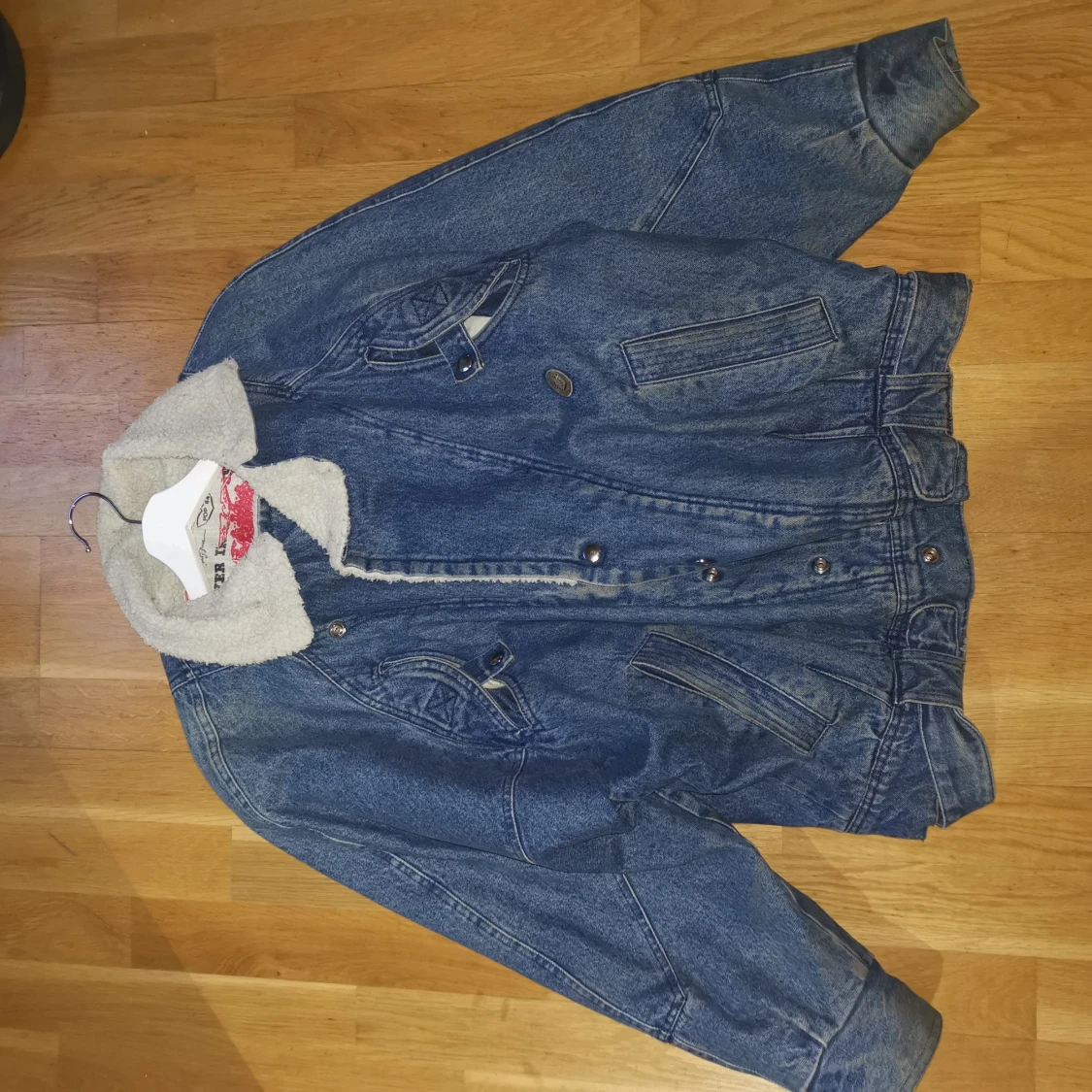 Blå jeansjacka med teddyfoder - 90