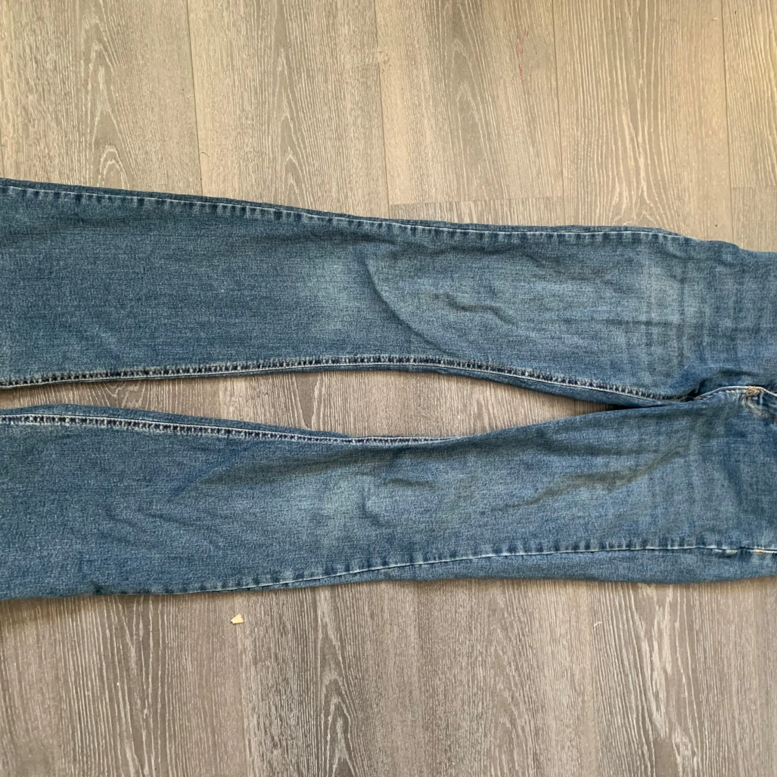 Blå jeans från gina tricot 