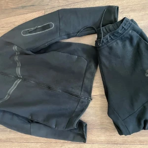 Nike tech fleece byxor - Nike byxor helt ok skick, används rätt mycket 