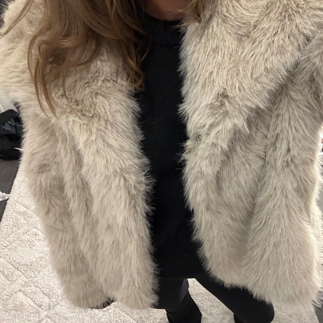 Beige pälsjacka twoangels