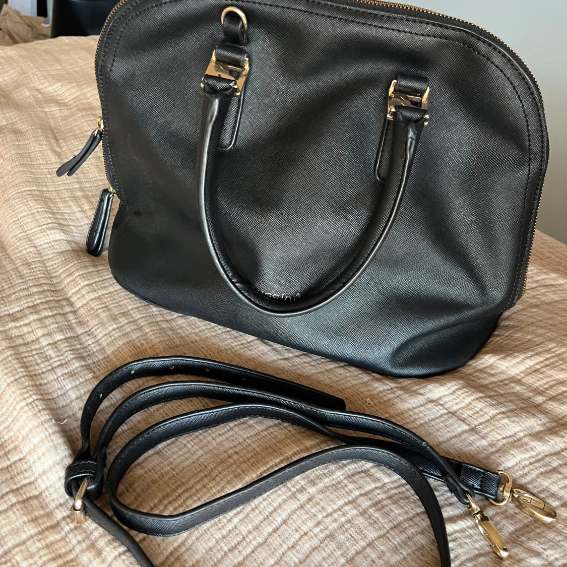 Svart handväska från Puccini - 92