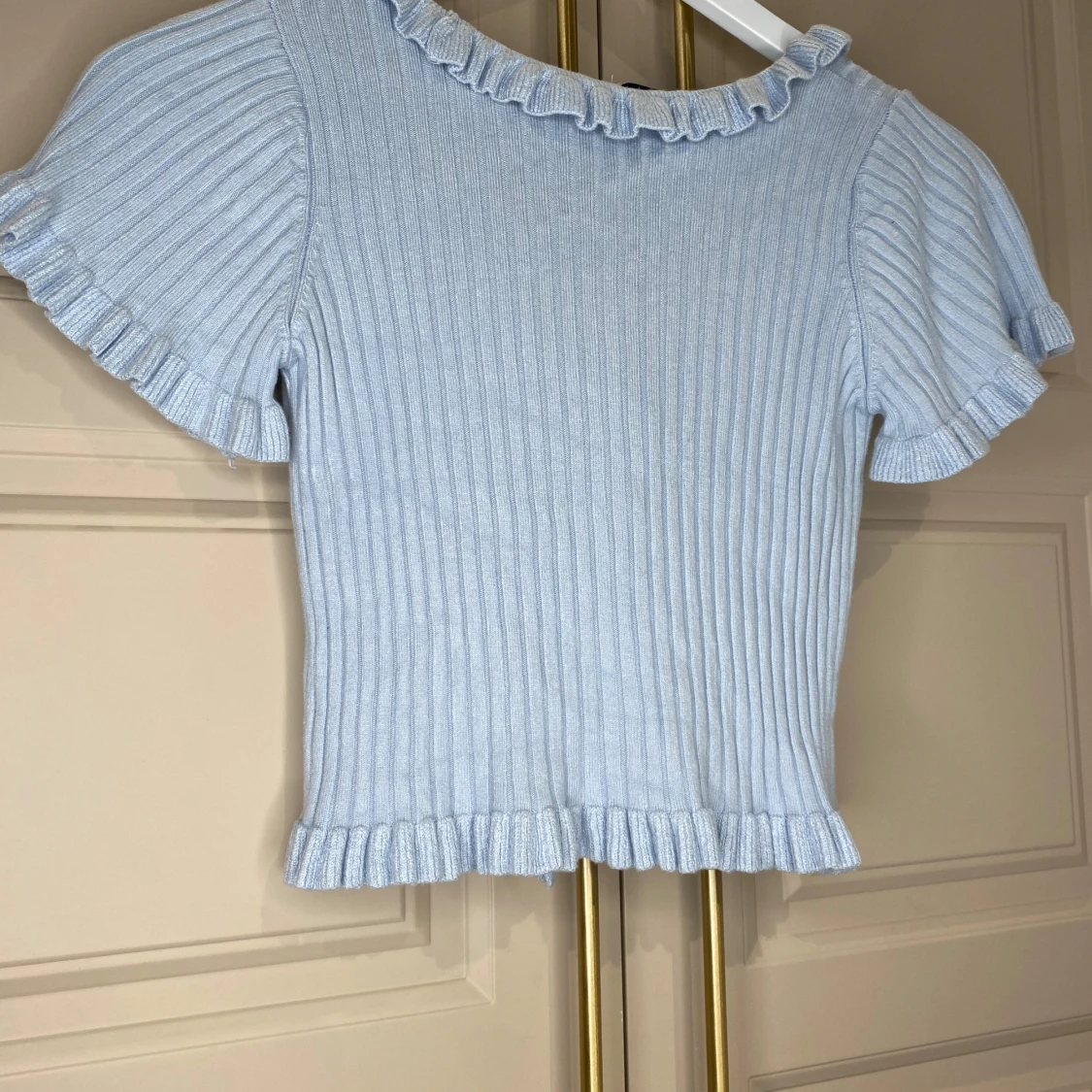 Ljusblå ribbad topp från Chiquelle - 90