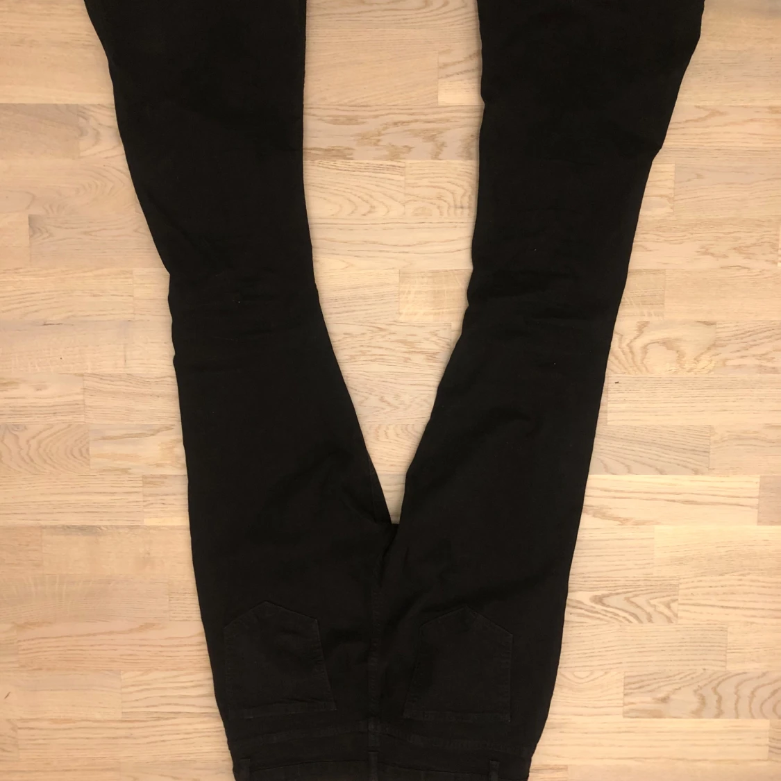 Svarta bootcut byxor från Boohoo - 92