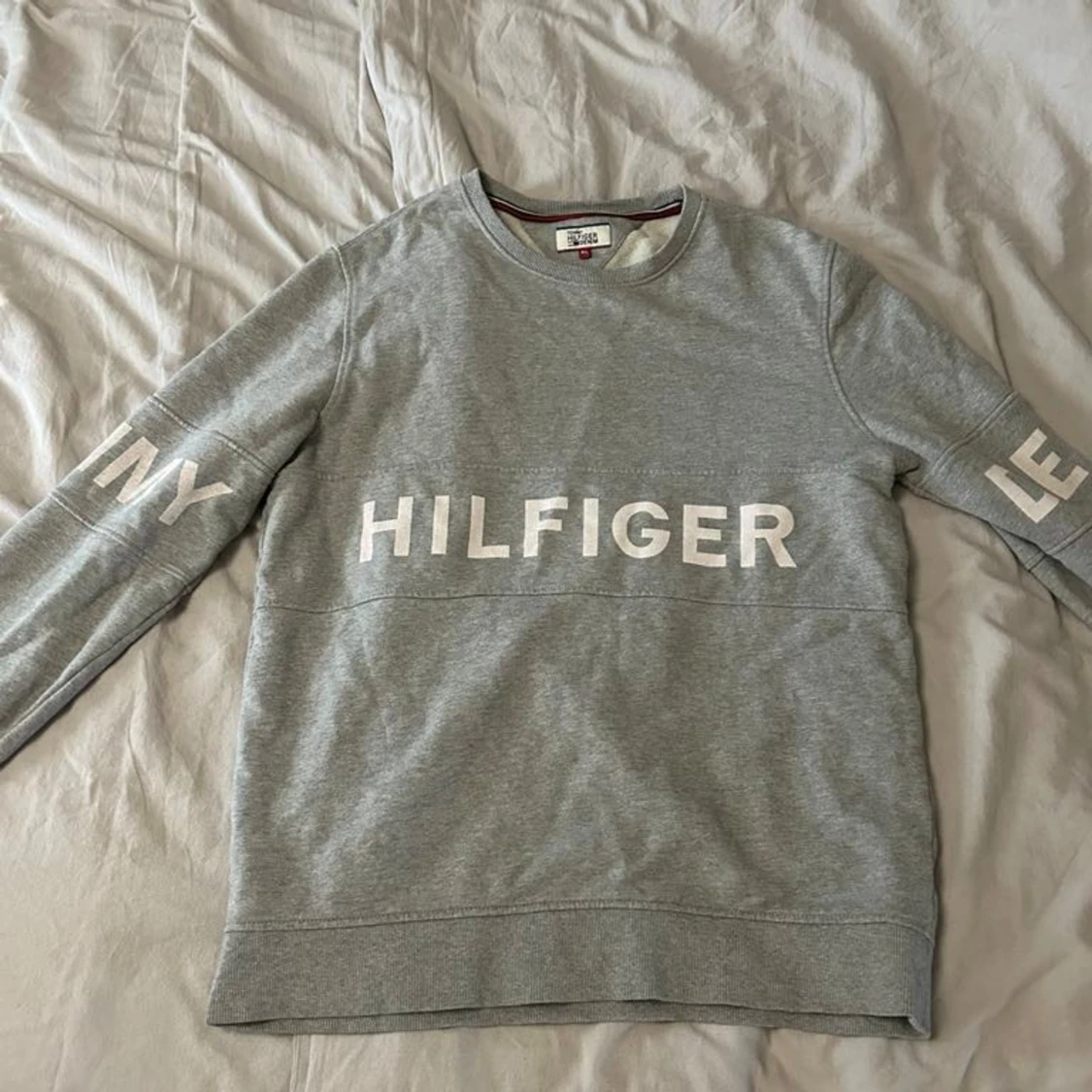 Grå sweatshirt från Tommy Hilfiger