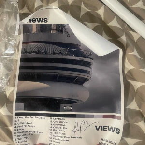 Drake Views Ram - Säljer denna bild ram eftersom att jag har aldrig fått någon typ av användning till den. Vid snabbaffär kan priset diskuteras.