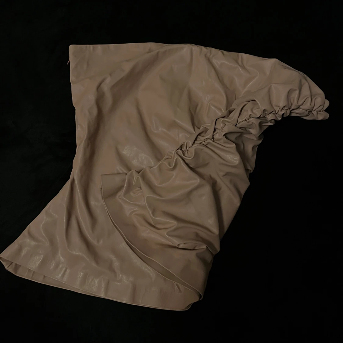 Beige tubtopp i syntetmaterial - 1