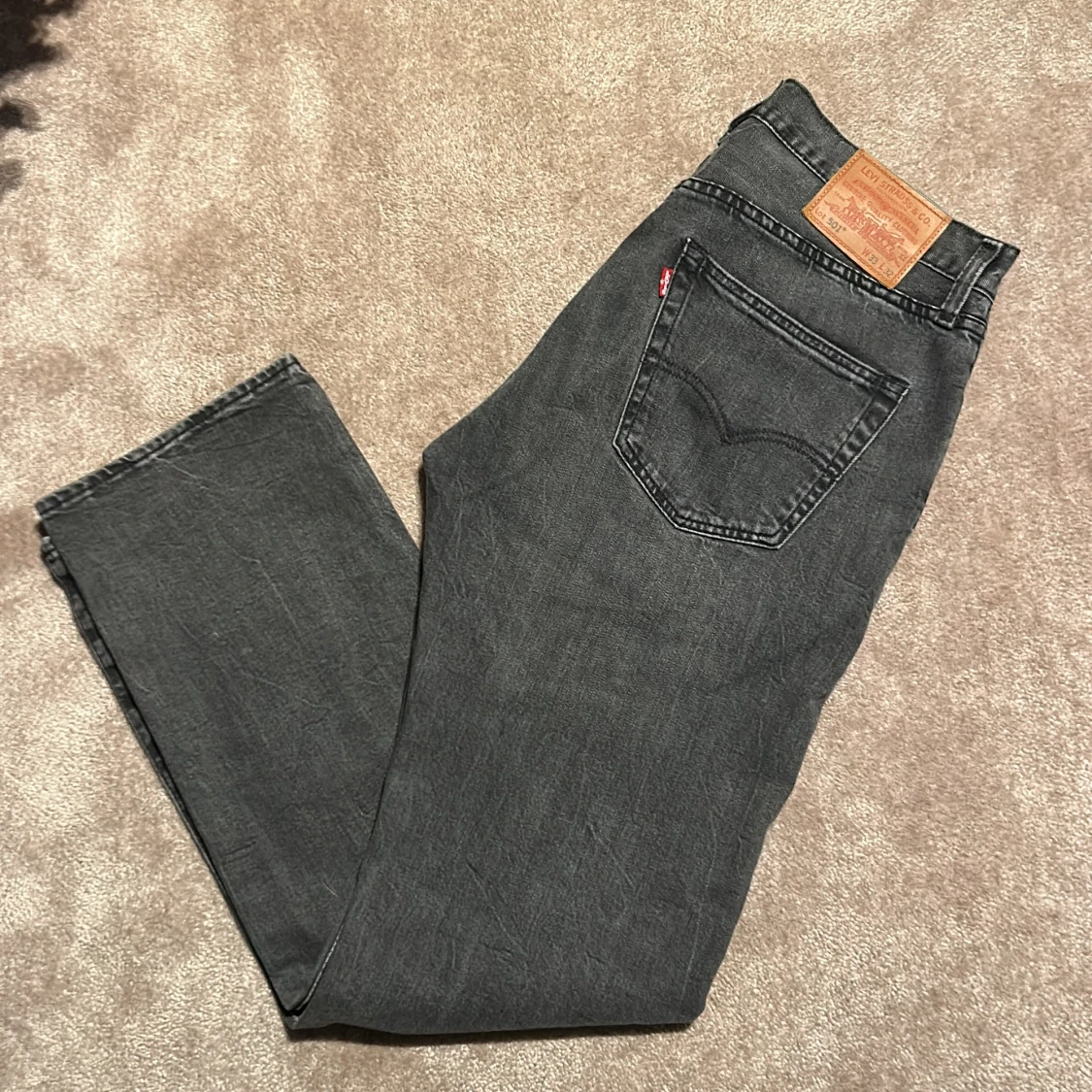 Svarta Levi's 501 jeans