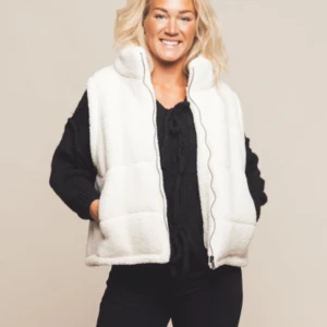 Vit väst - Jättefin vit väst från Dimoda✨onesize men skulle säga att den är S/M