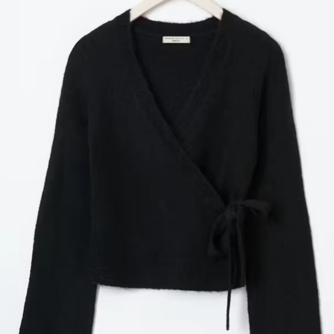 Svart omlotttröja från Gina Tricot  - 1