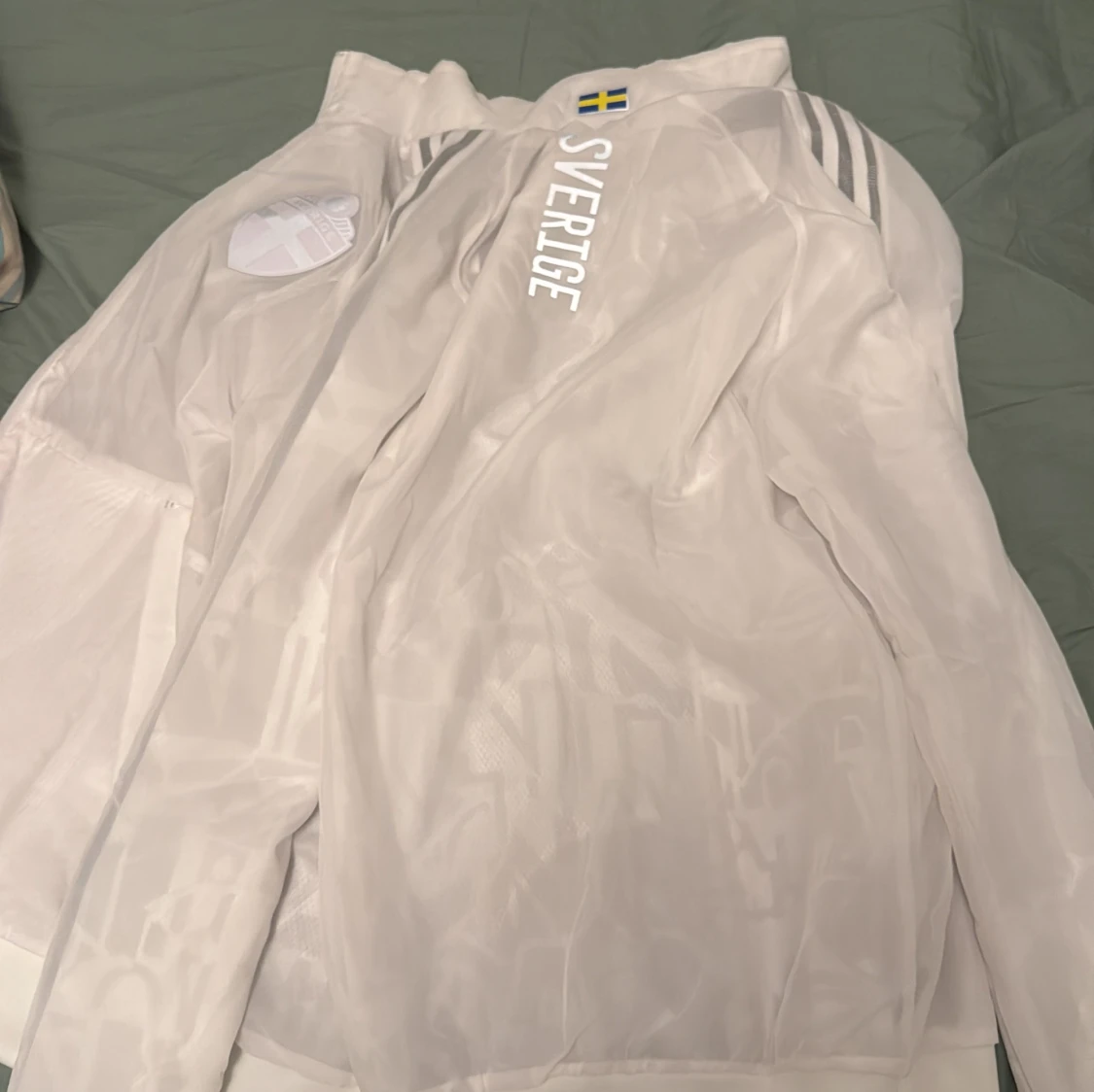 Vit vindjacka från Adidas - 1